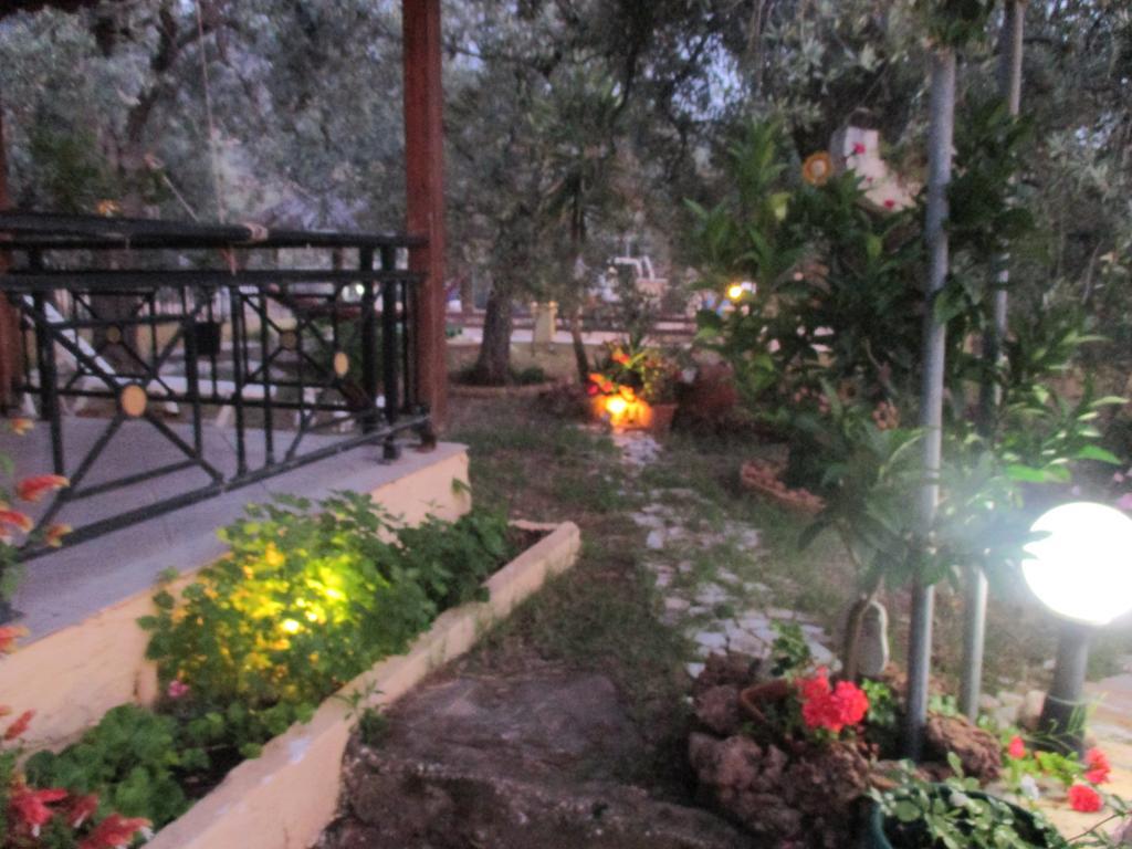 Elena'S House Garden Villa สกาลา กัลลีราคิส ภายนอก รูปภาพ